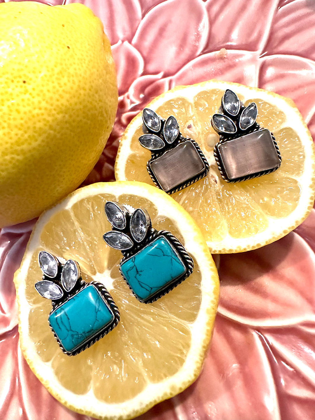 "LUNA" STUDDED EARRINGS