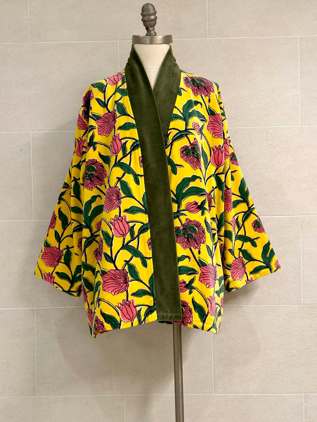 YELLOW FLORAL SHORT VELVET ROBE