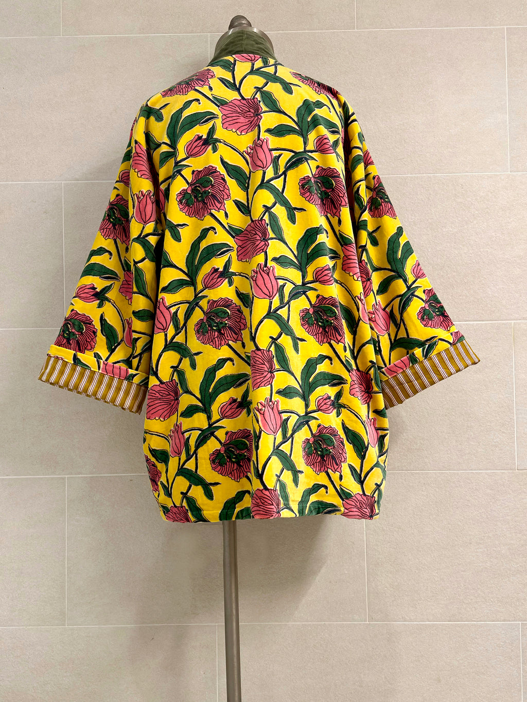 YELLOW FLORAL SHORT VELVET ROBE