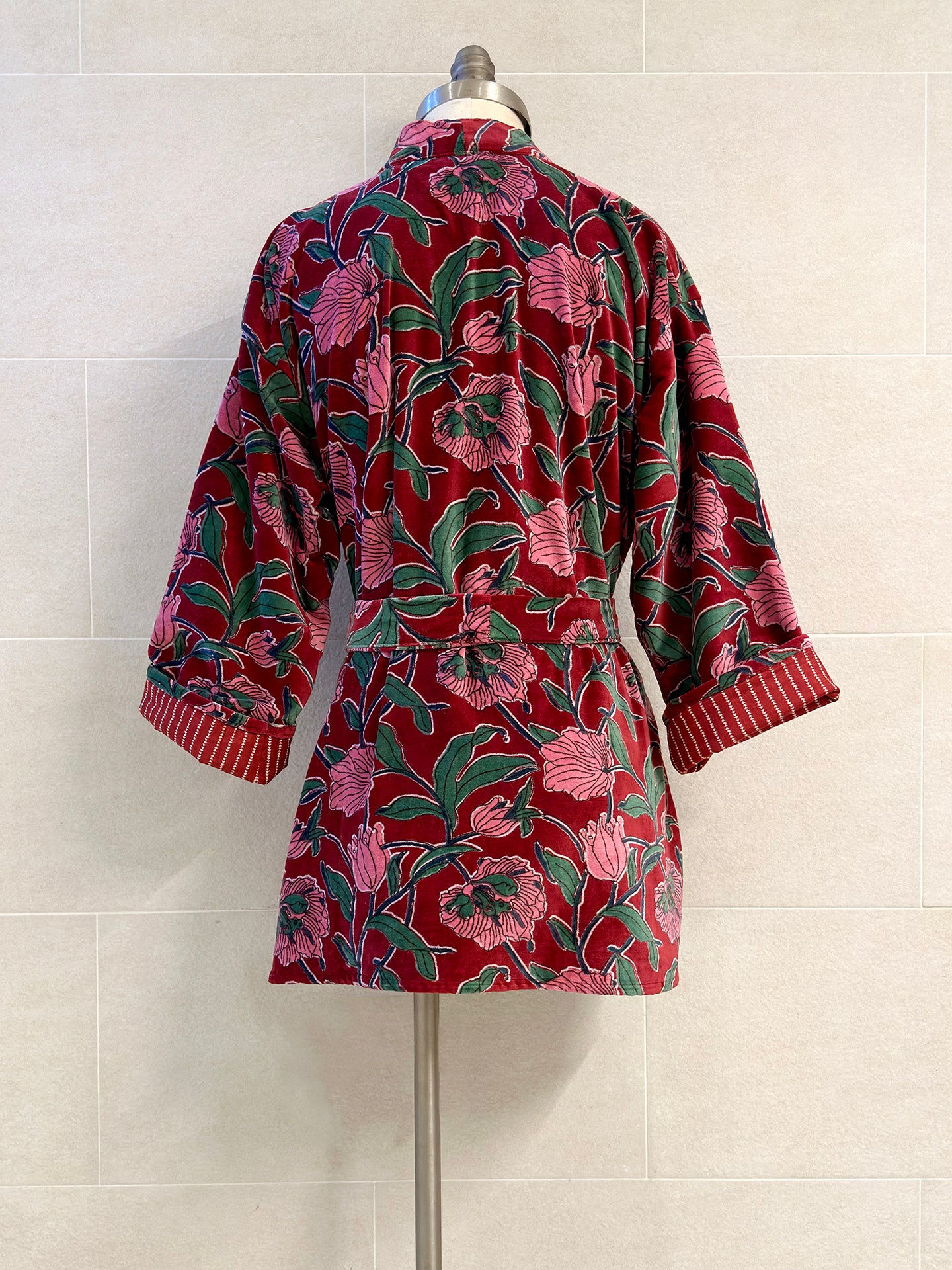 RED FLORAL SHORT VELVET ROBE