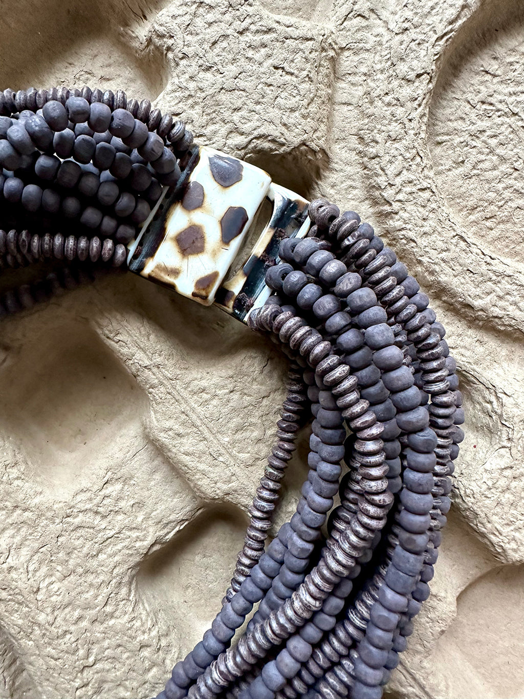 DARK GRAY WOOD NECKLACE