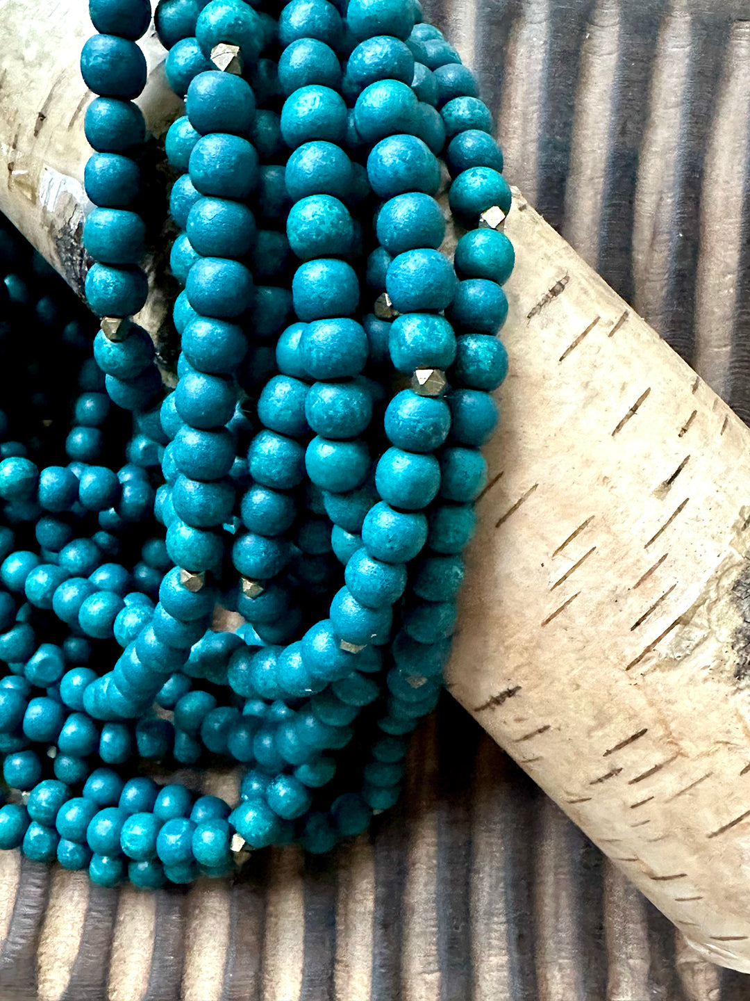 TURQUOISE WOOD NECKLACE
