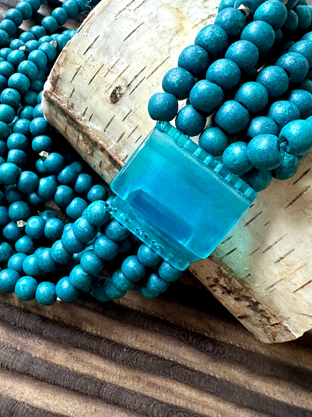 TURQUOISE WOOD NECKLACE