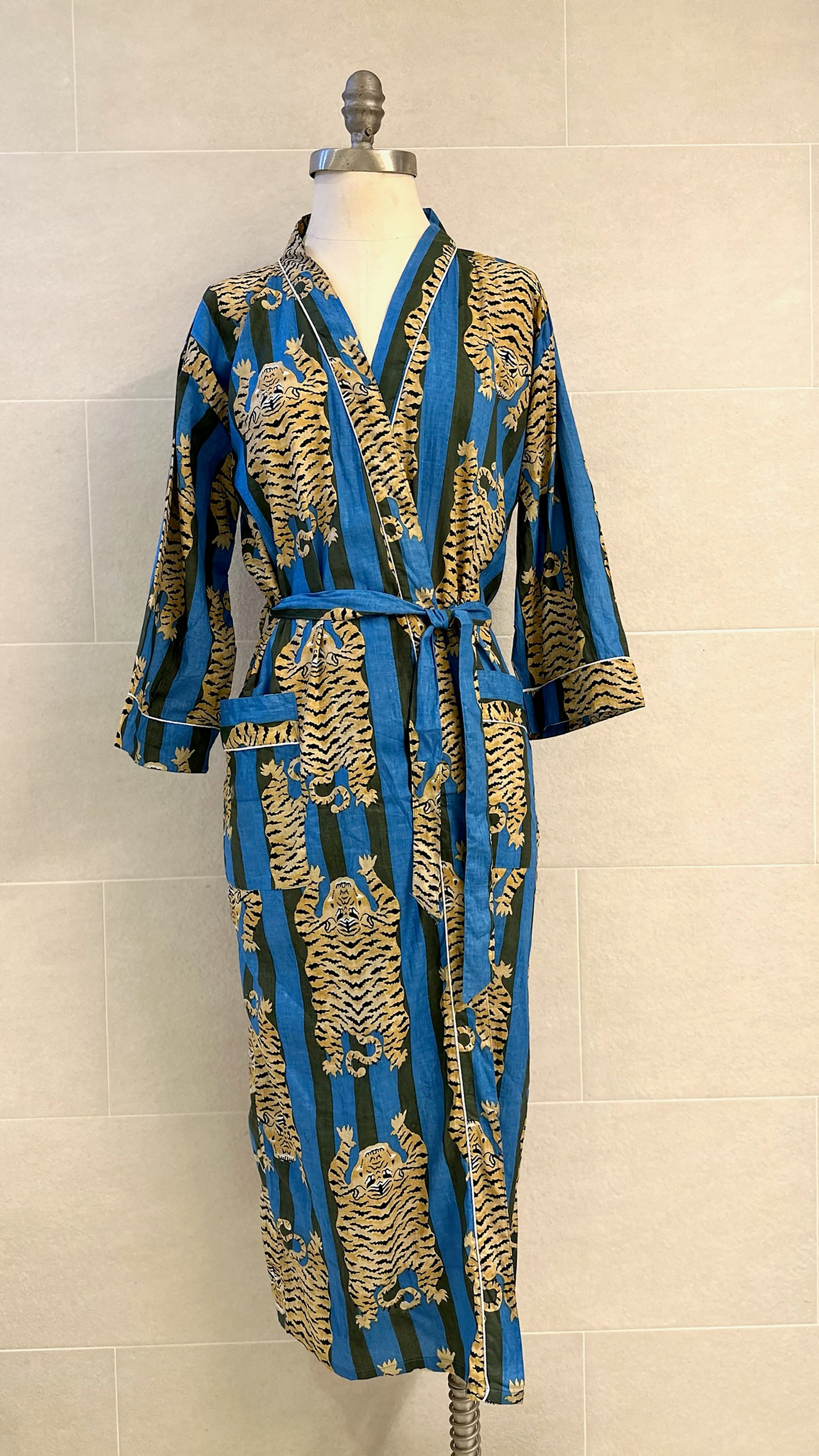 BATH ROBE